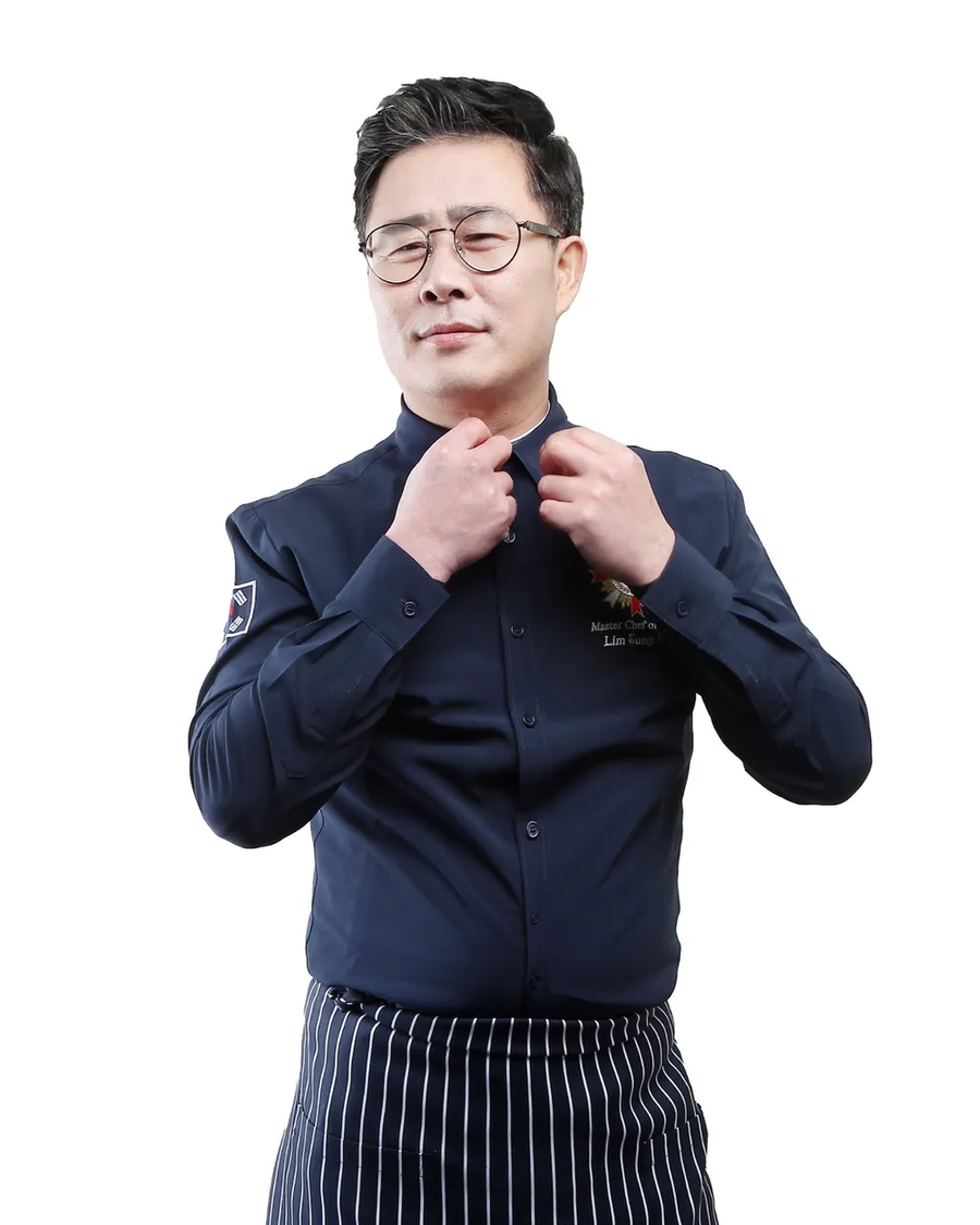 흑백) 완전히 정 반대인 두 사람_2.webp