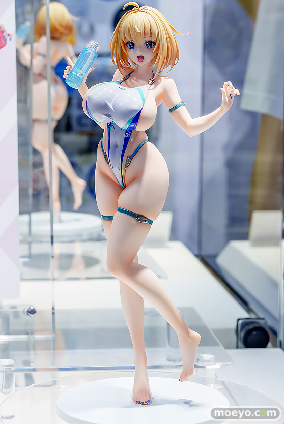 [AMAKUNI] X 아미아미 소피아 F 셔링 하이레그 수영복 Ver 전시 사진_8.jpg