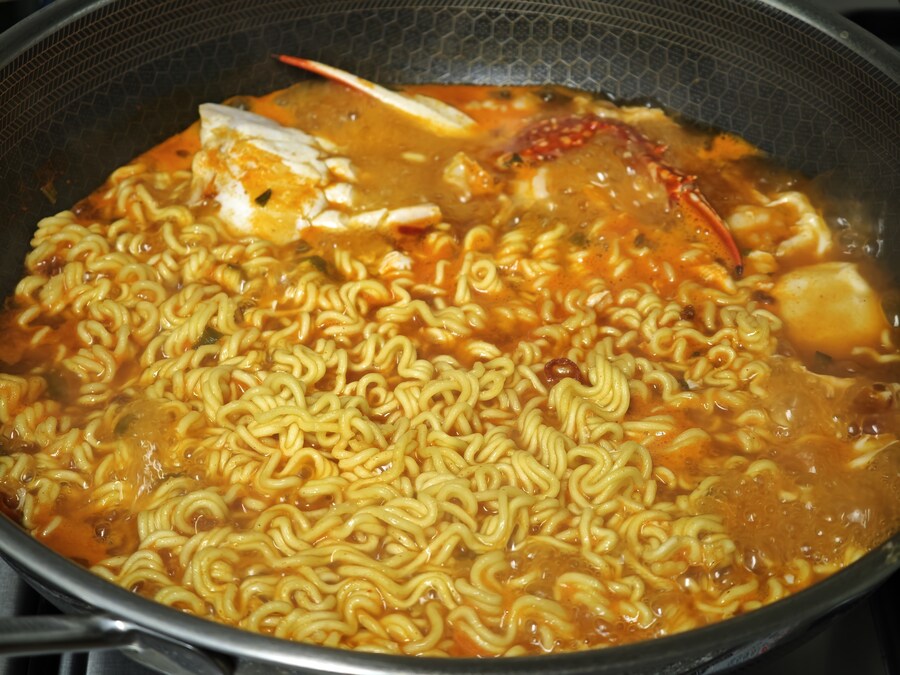 대충 끓여먹는 야식 라면_4.jpg