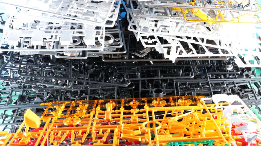 PG 언리쉬드 뉴 건담의 총 런너 수는 79장_1.jpg