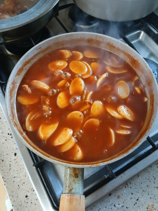 진짜 호불호 갈리는 떡볶이_2.jpg