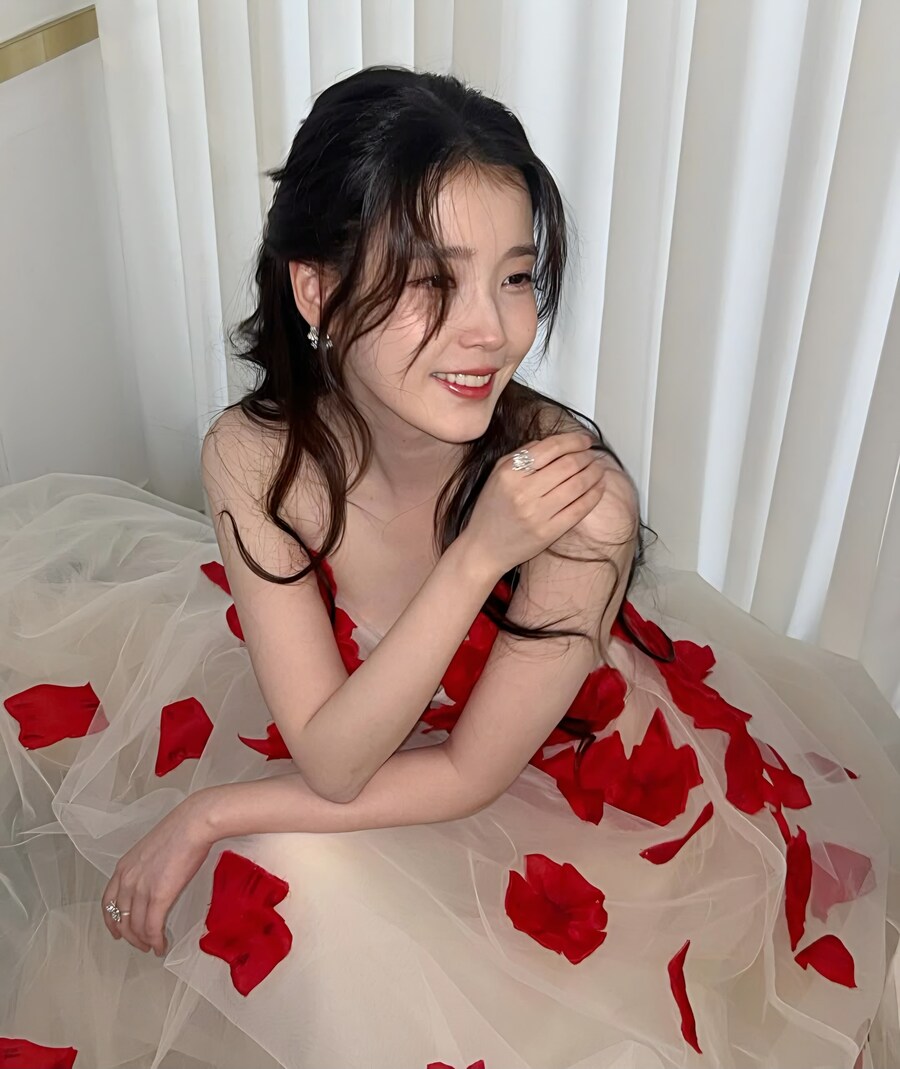 2025.12.30 아이유 인스타그램_5.jpg