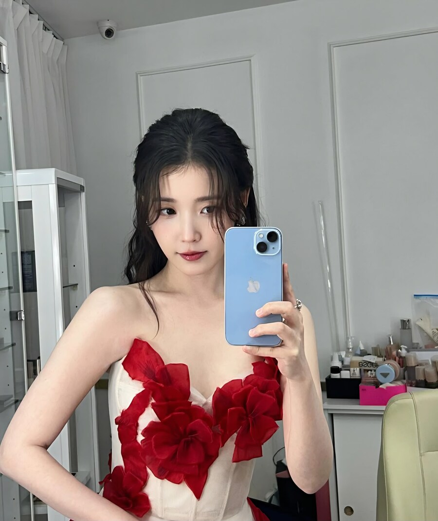 2025.12.30 아이유 인스타그램_12.jpg