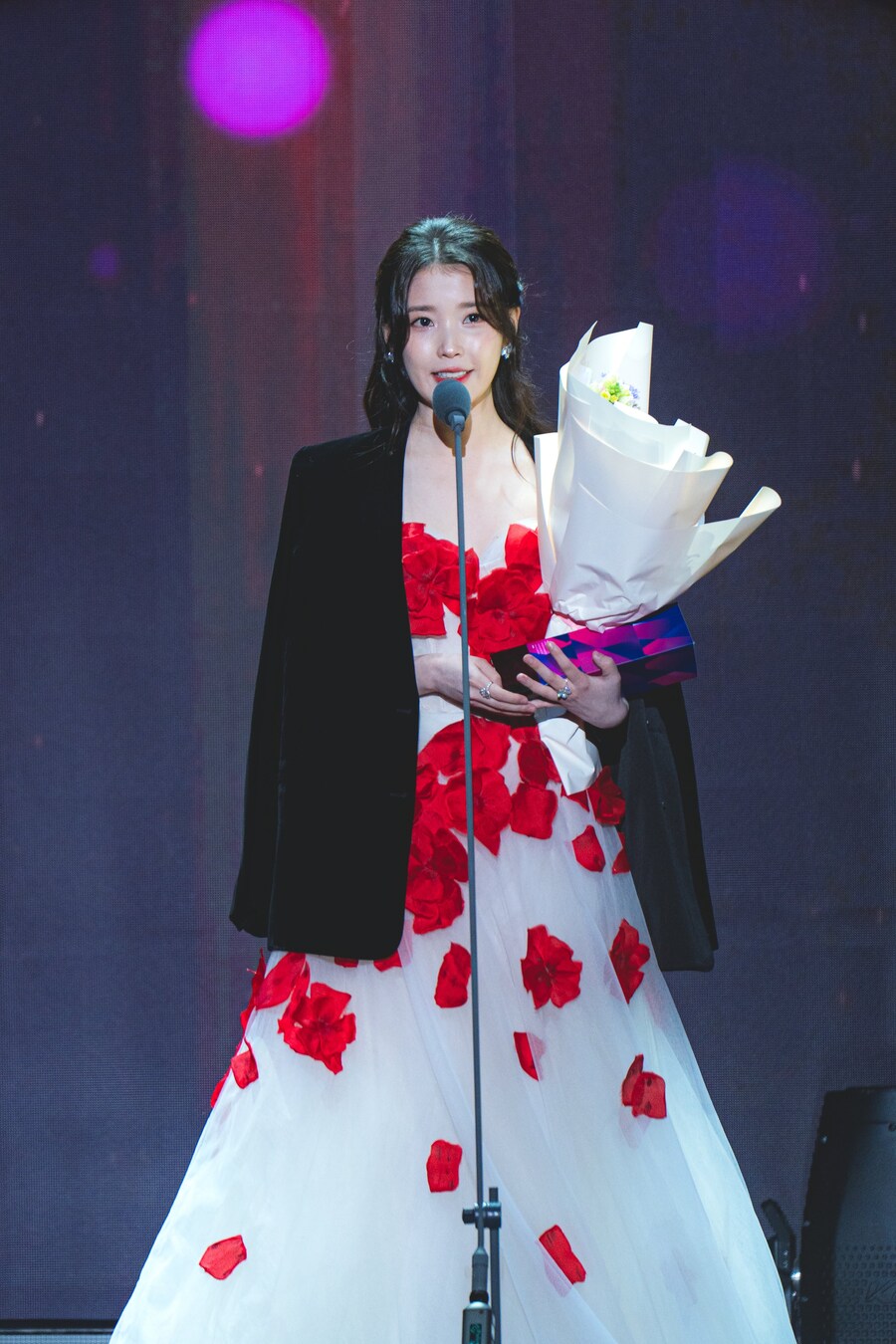 2025.12.29 APAN 스타 어워즈(셀카봉)_6.jpg