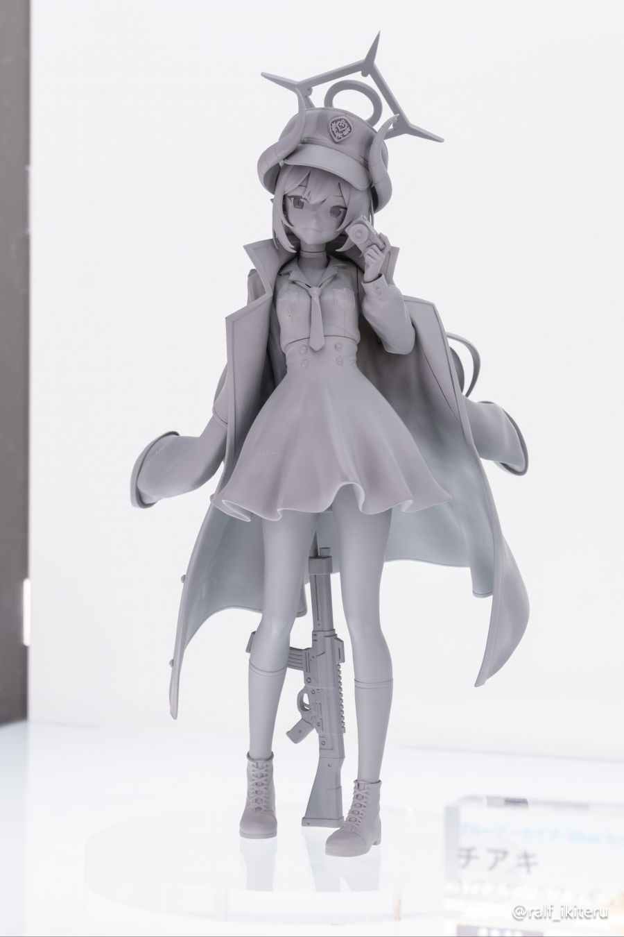 [디자인 코코] 1/7 블루 아카이브 - 치아키 원형 전시 사진_3.jpg