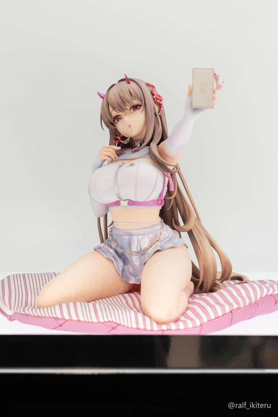 [디자인 코코] 1/4 승리의 여신: 니케 - 바이퍼 전시 사진_1.jpg