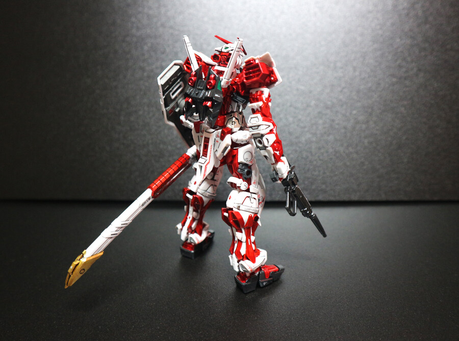 건담마커로 칠해본 RG 건담 아스트레이 레드프레임_8.jpg