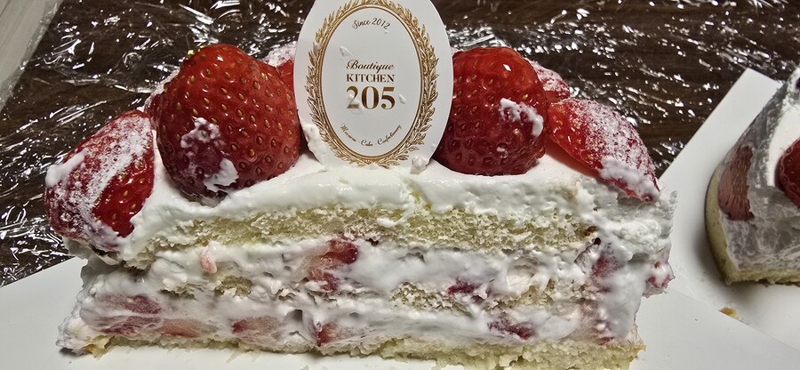 저의 올해 마지막 딸기케익 2가지맛 비교_6.jpg