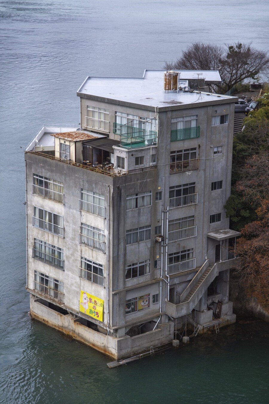 일본, 바다 위의 맨션🌊🏢_1.jpg