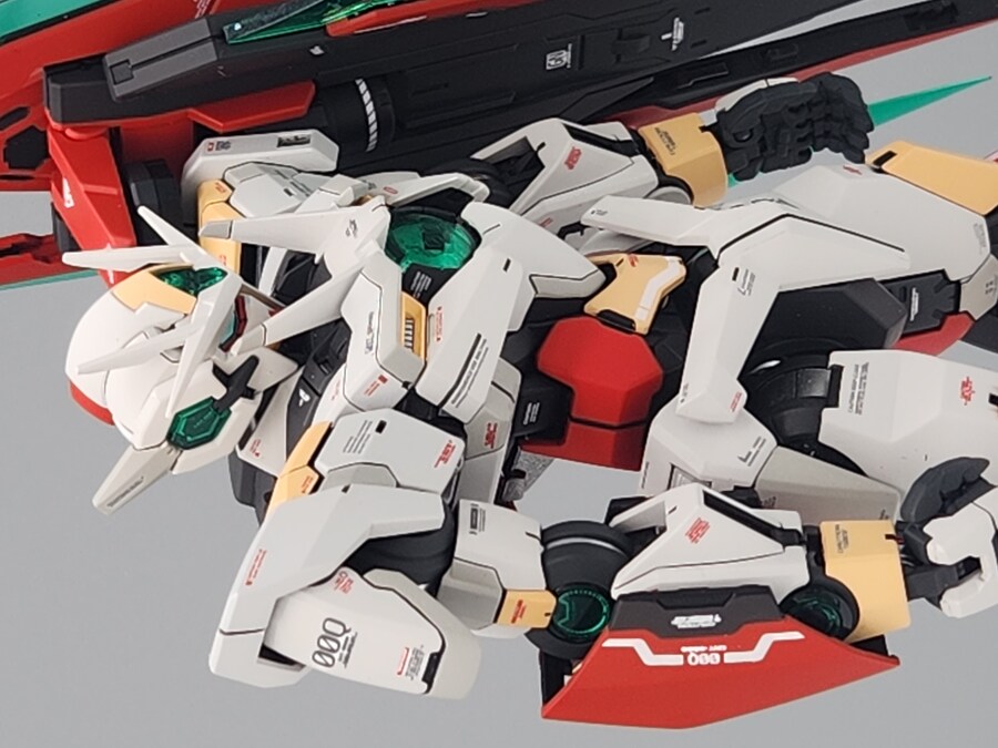 더블오 퀀터를 리본즈 알마크가 몰래 들고 튀었거든요.._10.jpg