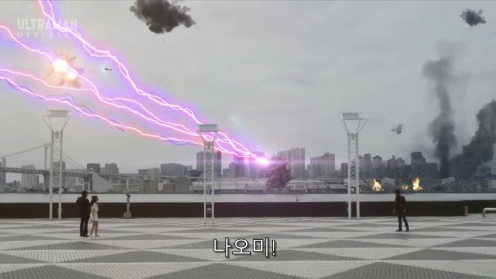 [울트라맨 오브] 히로인을 인질로 잡고도 용서받는 라이벌_3.jpg