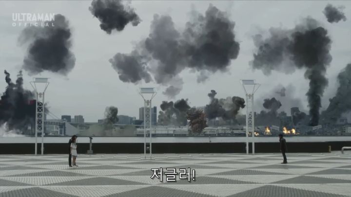 [울트라맨 오브] 히로인을 인질로 잡고도 용서받는 라이벌_12.jpg