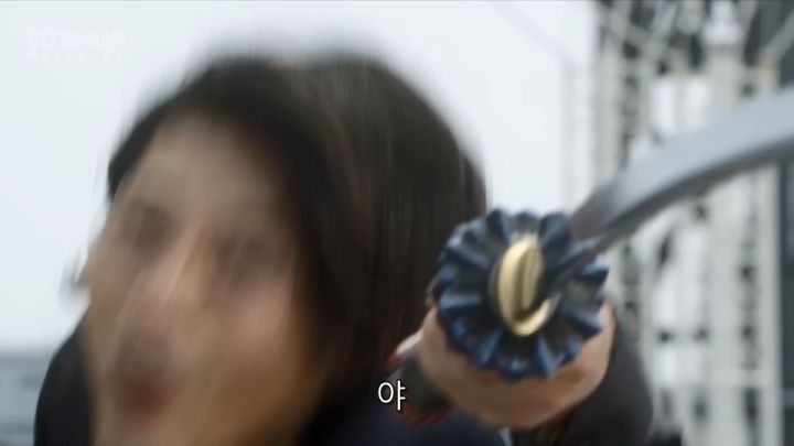 [울트라맨 오브] 히로인을 인질로 잡고도 용서받는 라이벌_34.jpg