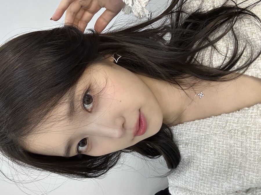 2025.01.02 아이유 베리즈 포스트(인스타 미공개 컷)_10.jpg