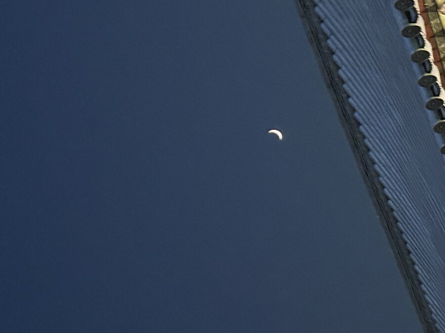 2025.01.02 아이유 베리즈 포스트(인스타 미공개 컷)_14.jpg