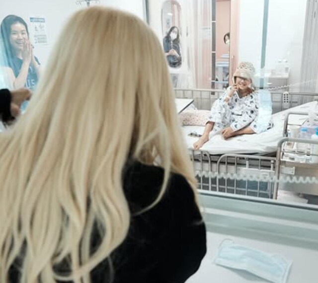 “술자리 대신 병원” 로제, 술잔 대신 손하트로 전파한 선한 영향력_4.png