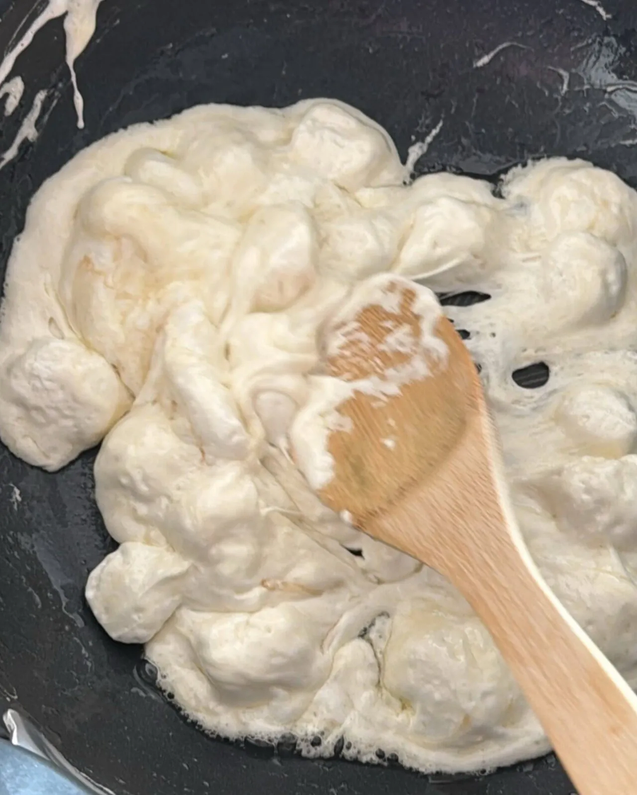 두바이 쫀득 쿠키 만든 전소미_6.webp