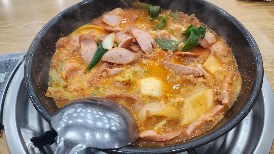 최네집 부대찌개_2.jpg