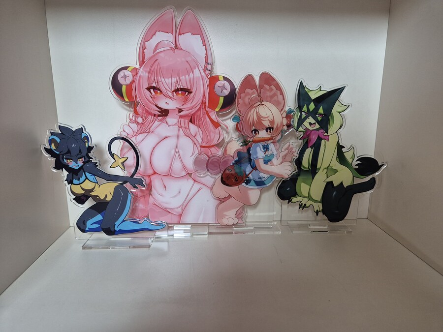 아크릴 스탠드 사보면서 느끼는거 두가지_1.jpg