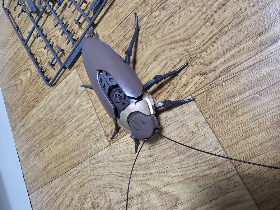 바퀴벌래 프라모델 같은걸 누가 삽니까_1.jpg