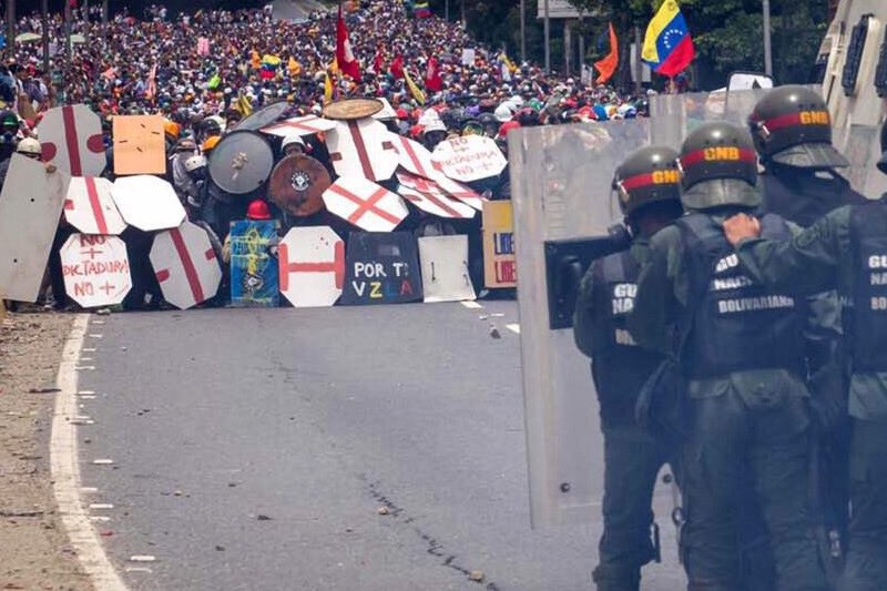 베네수엘라 국민들은 마두로 정부에게 대항 안했나요??_1.jpg