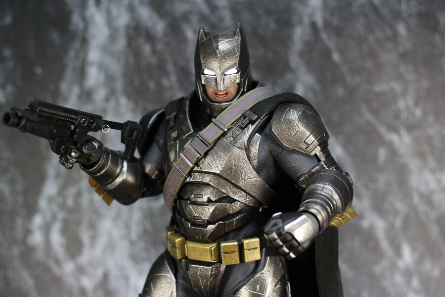 [핫토이] 아머드 배트맨 2.0 다이캐스트 디럭스_20.jpg