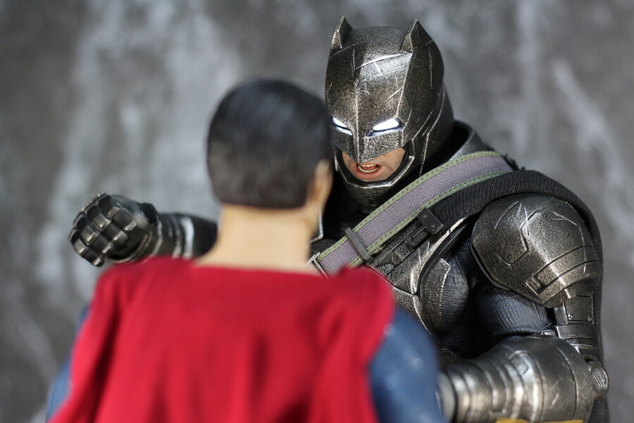 [핫토이] 아머드 배트맨 2.0 다이캐스트 디럭스_32.jpg