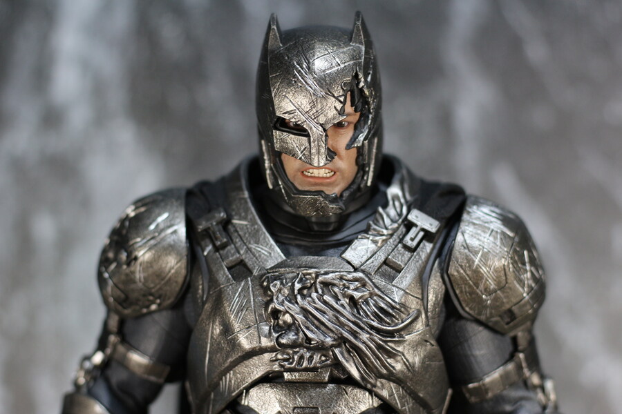 [핫토이] 아머드 배트맨 2.0 다이캐스트 디럭스_34.jpg