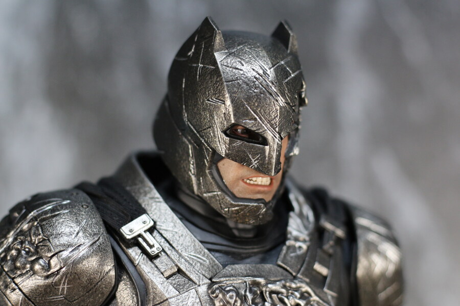 [핫토이] 아머드 배트맨 2.0 다이캐스트 디럭스_36.jpg