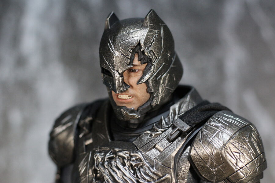 [핫토이] 아머드 배트맨 2.0 다이캐스트 디럭스_37.jpg