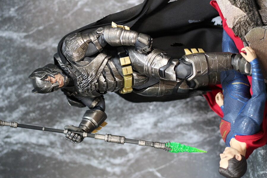 [핫토이] 아머드 배트맨 2.0 다이캐스트 디럭스_42.jpg