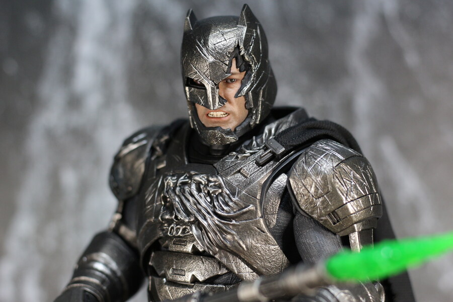 [핫토이] 아머드 배트맨 2.0 다이캐스트 디럭스_44.jpg