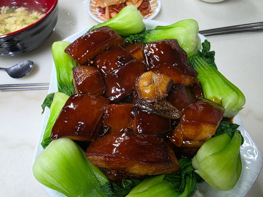 직장에서 3천원씩 걷어서 해먹는 점심 동파육_9.jpg