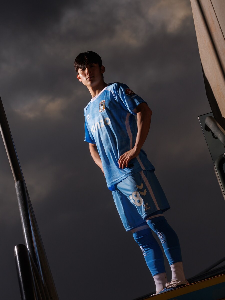 [EFL] 양민혁 코번트리 유니폼, QnA, 입단 소감_2.jpg