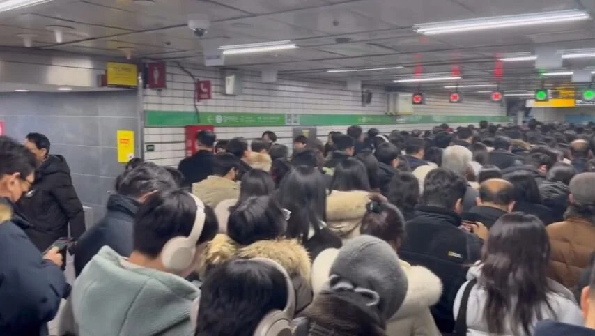 삶의질 떨어지는 출퇴근길 모습_1.jpg