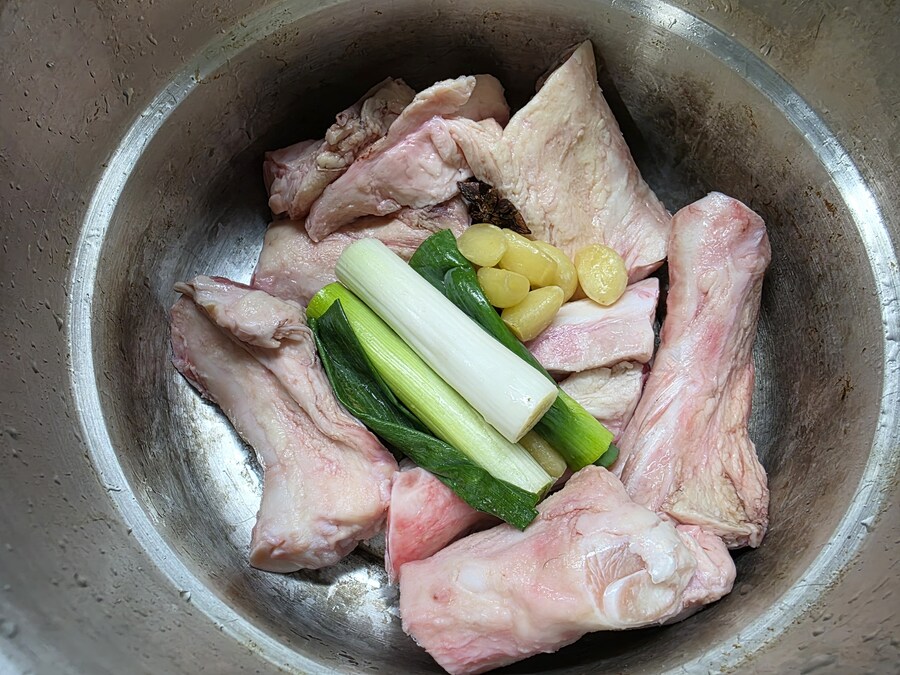 직장에서 3천원씩 걷어서 해먹는 점심 스지오뎅탕_2.jpg