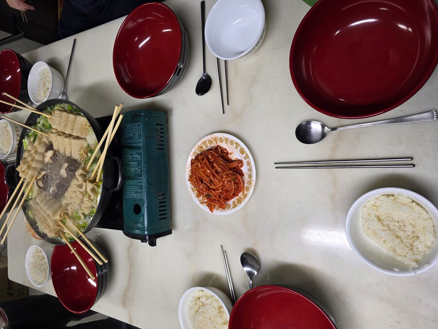 직장에서 3천원씩 걷어서 해먹는 점심 스지오뎅탕_10.jpg