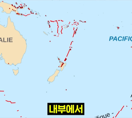 펄펄 끓는 활화산 속에서 발견된 상어.jpg_4.jpg