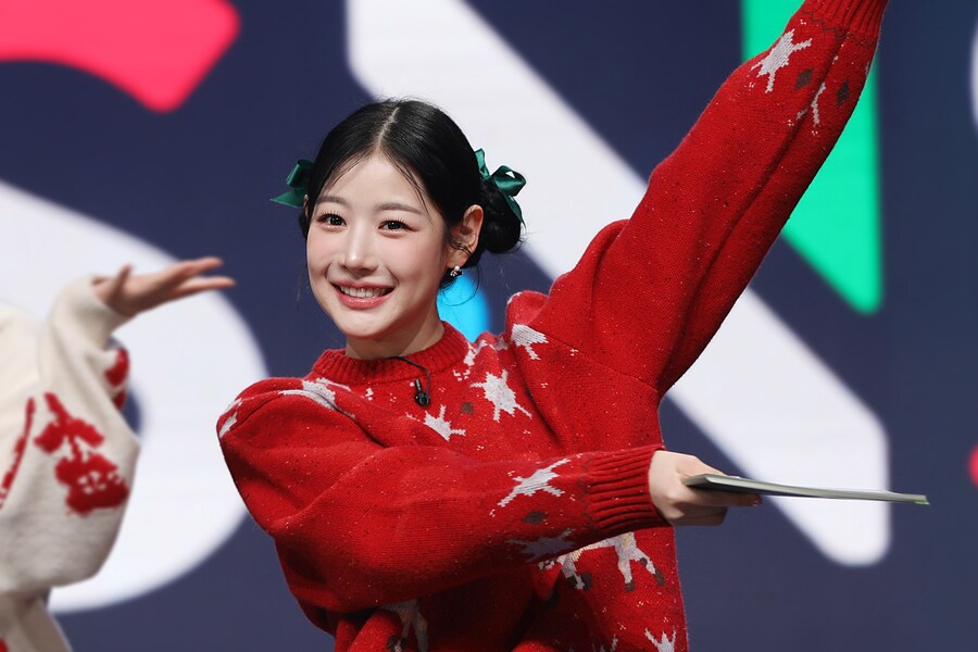 [피프티피프티] SIMPLY K-POP MC아예즈 막방 비하인드_5.jpg