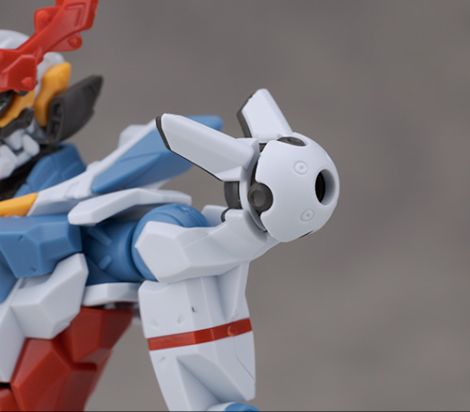 HG GQ 1/144 지쿠악스 엔디미온 유닛 각성시 해외 리뷰_34.jpg