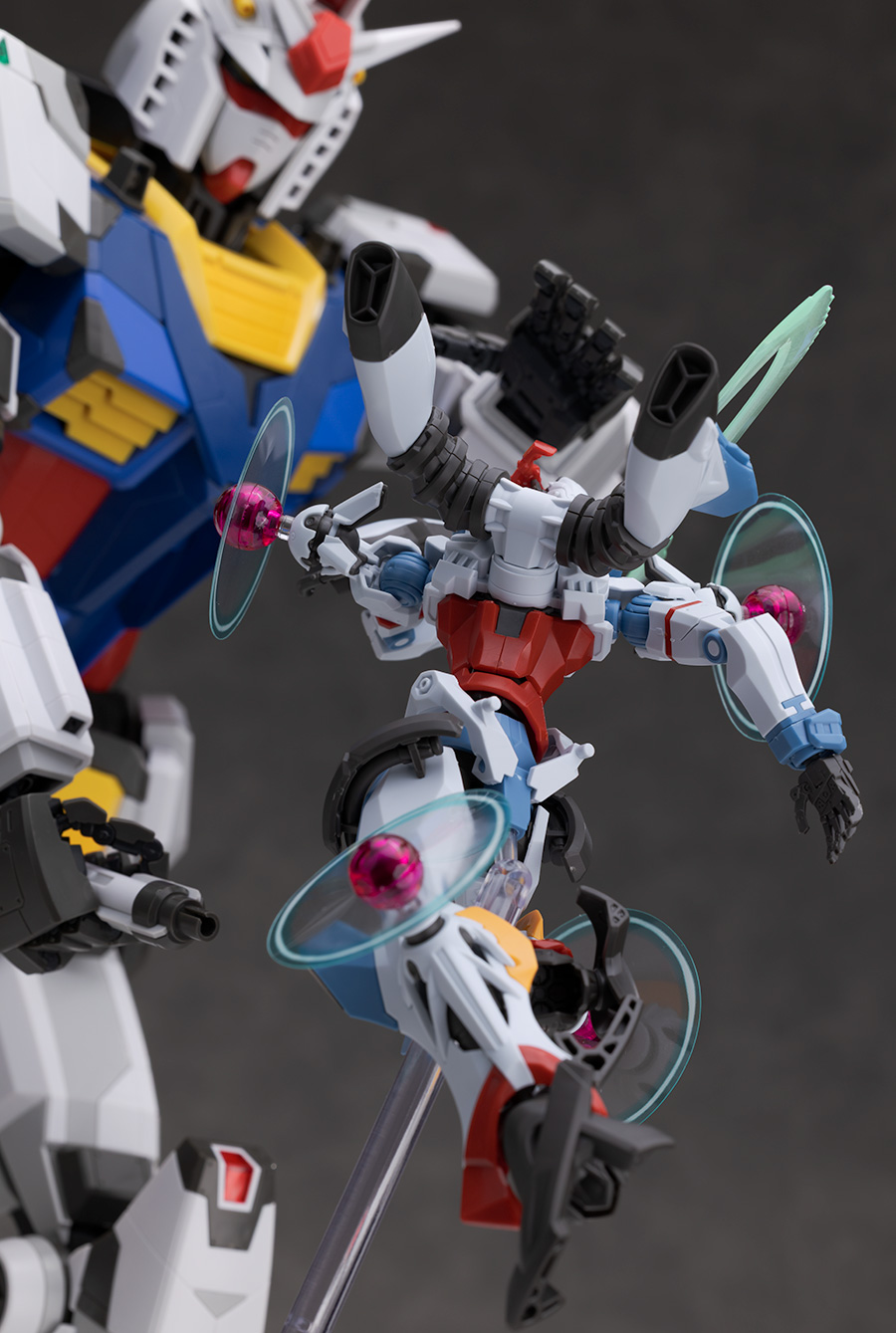 HG GQ 1/144 지쿠악스 엔디미온 유닛 각성시 해외 리뷰_83.jpg