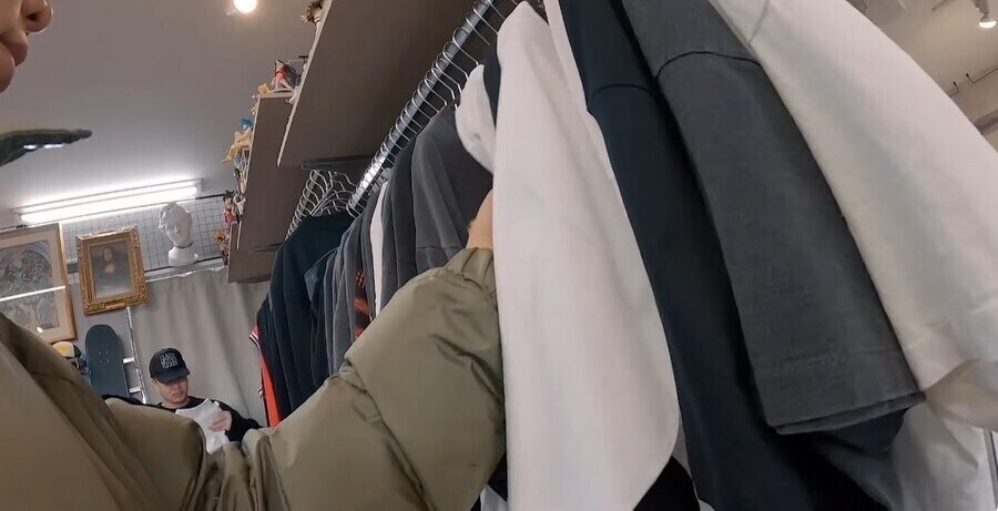 일본의 특이한 옷 가게_2.jpg