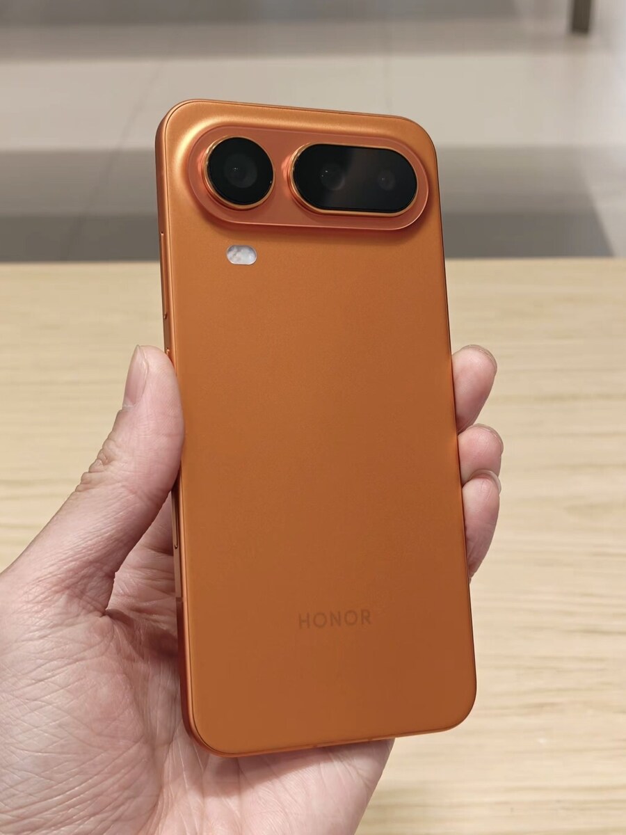 Honor Magic 8 Pro Air, 오렌지 색상 실기 이미지_1.jpg