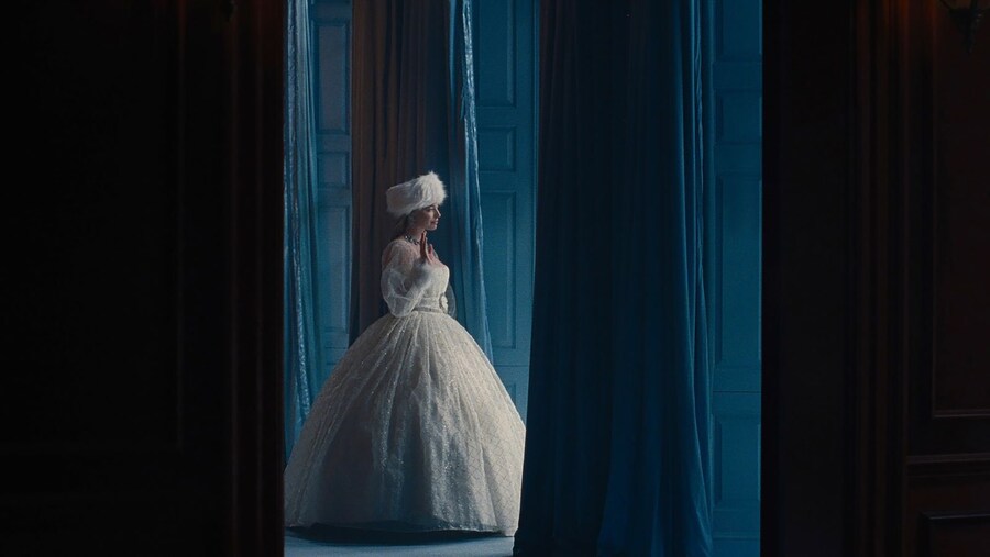 마고 로비, 제이콥 엘로디 주연 '폭풍의 언덕' 신규 스틸_8.jpg