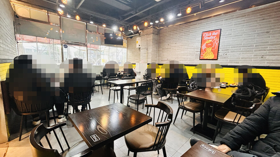 남자들만으로 가득했던 BBQ 뷔페_2.jpg