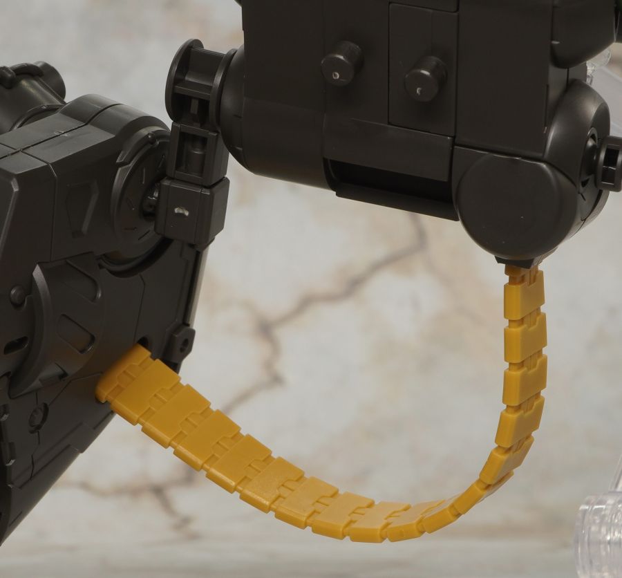 HGUC 1/144 기라 도가 중무장 사양 해외 리뷰_34.jpg