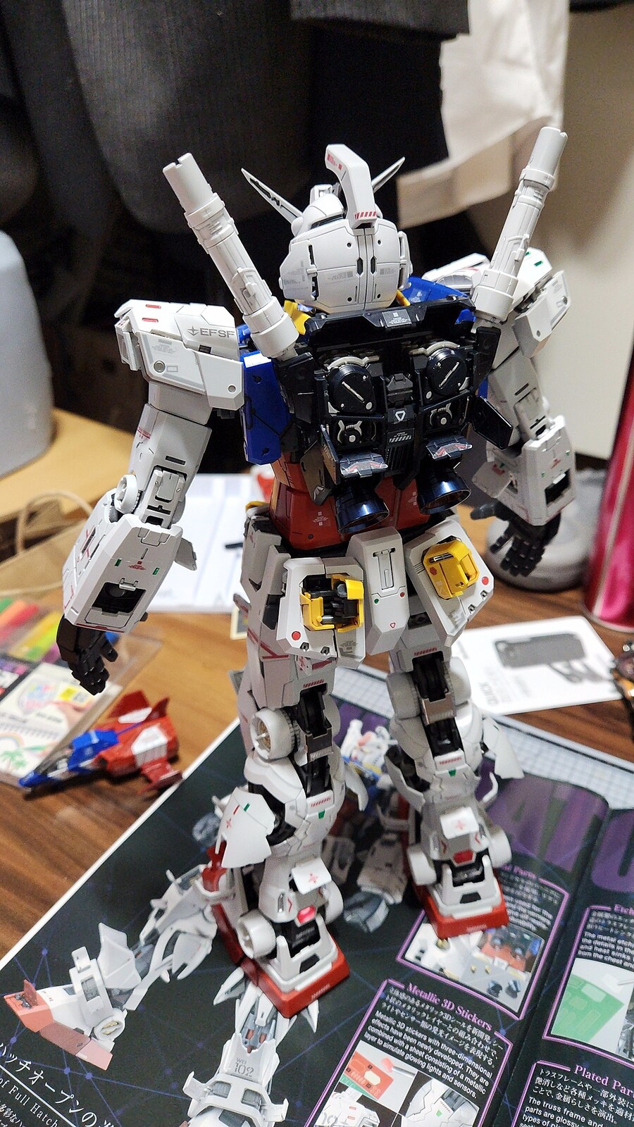 겨울 피난 중 만든 pg 언리시드 건담과 smp 볼테스V_5.jpg