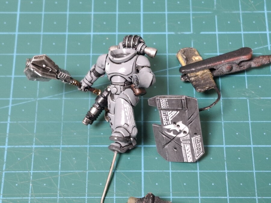 카르카로돈스 브리처 스쿼드 제작기_19.jpg