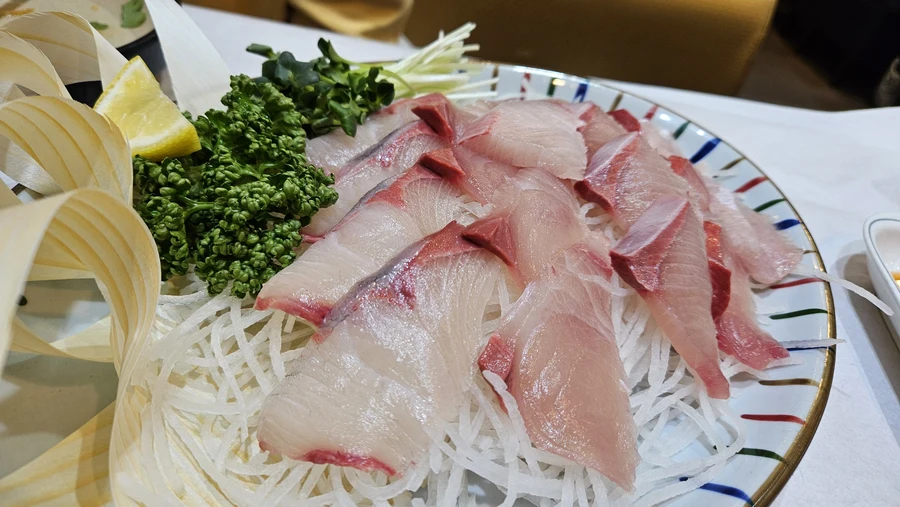 숭어회와 대방어회_4.webp