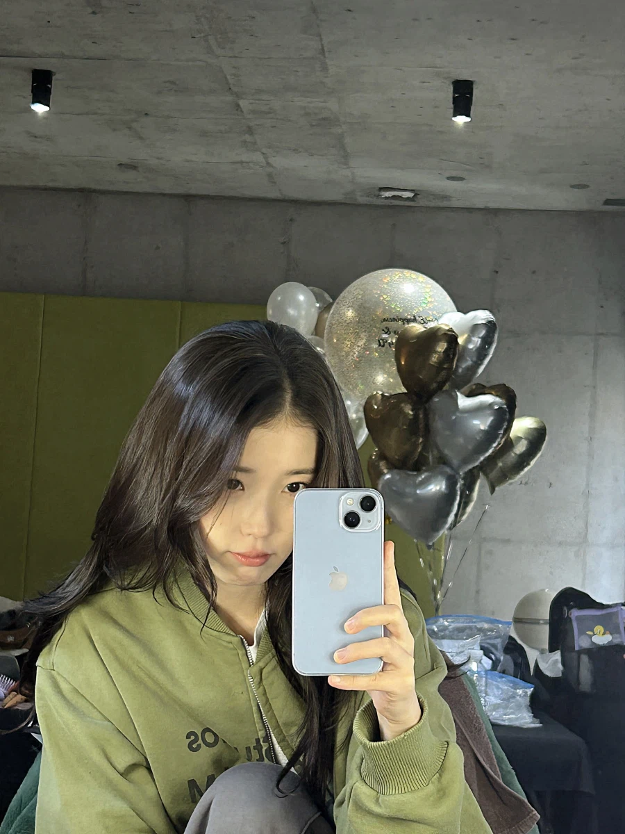 2026.01.14 아이유 베리즈 포스트_2.webp